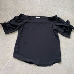 Babaton Flowy Off The Shoulder Top